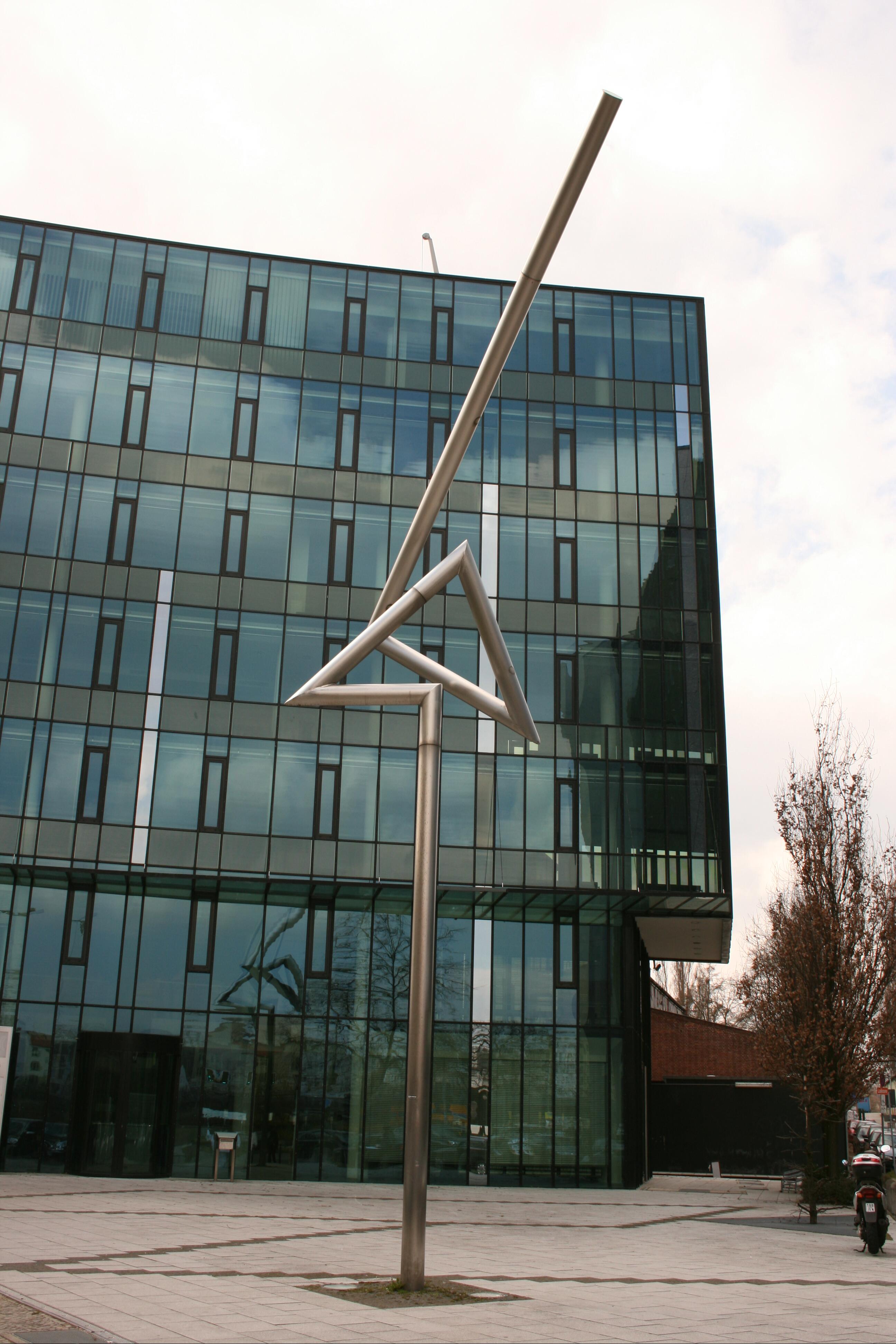 Quincunx Bildhauerei in Berlin