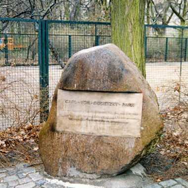 Gedenkstein für Carl von Ossietzky