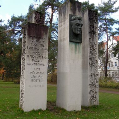 Julius-Fucik-Denkmal