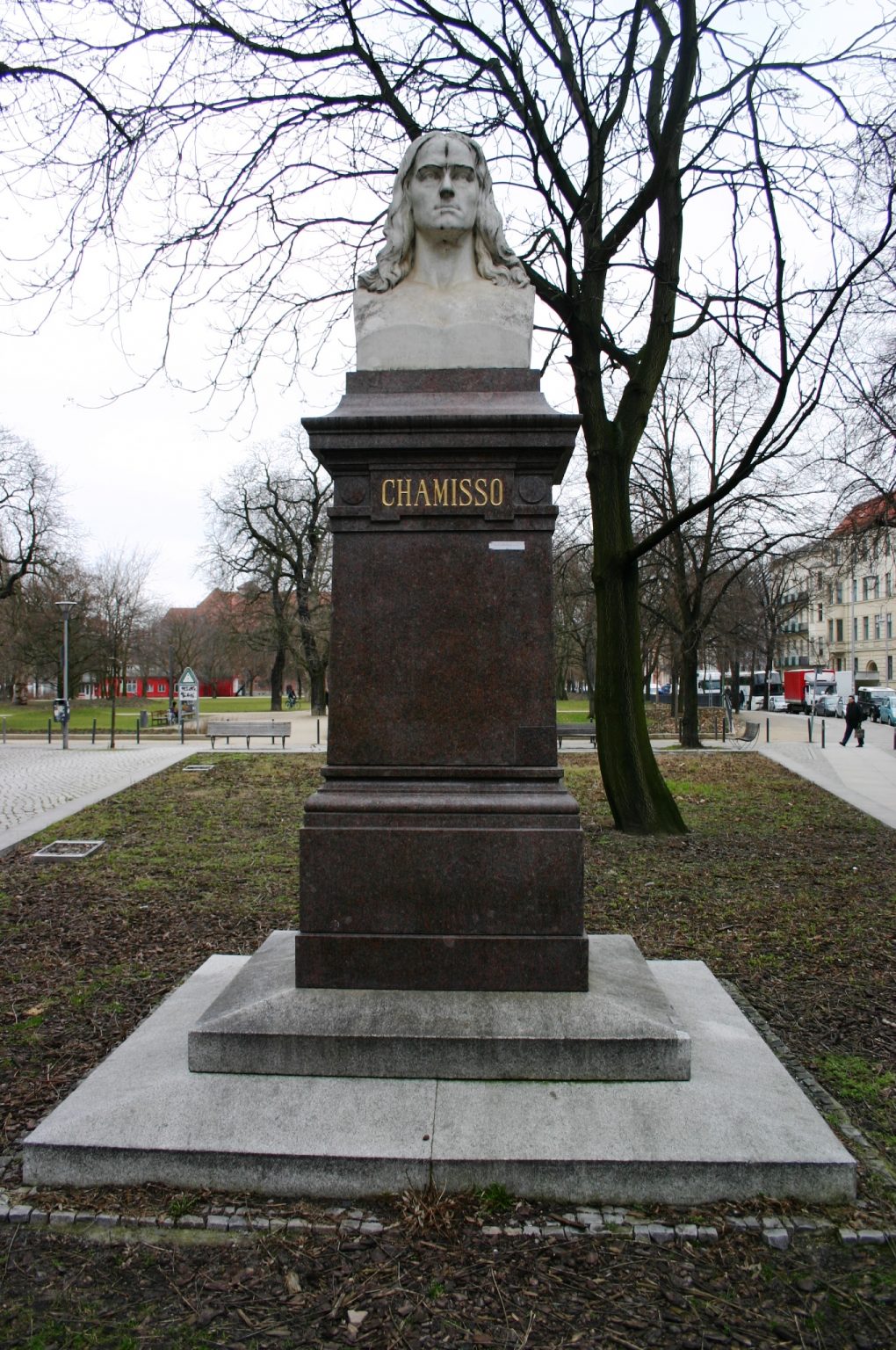 AdelbertvonChamissoDenkmal Bildhauerei in Berlin