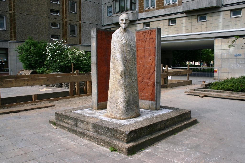 HeinrichHeineDenkmal Bildhauerei in Berlin