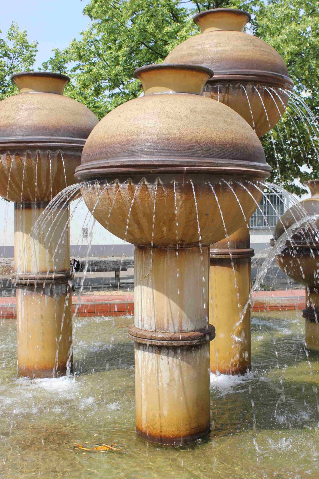 Keramikbrunnen Bildhauerei in Berlin