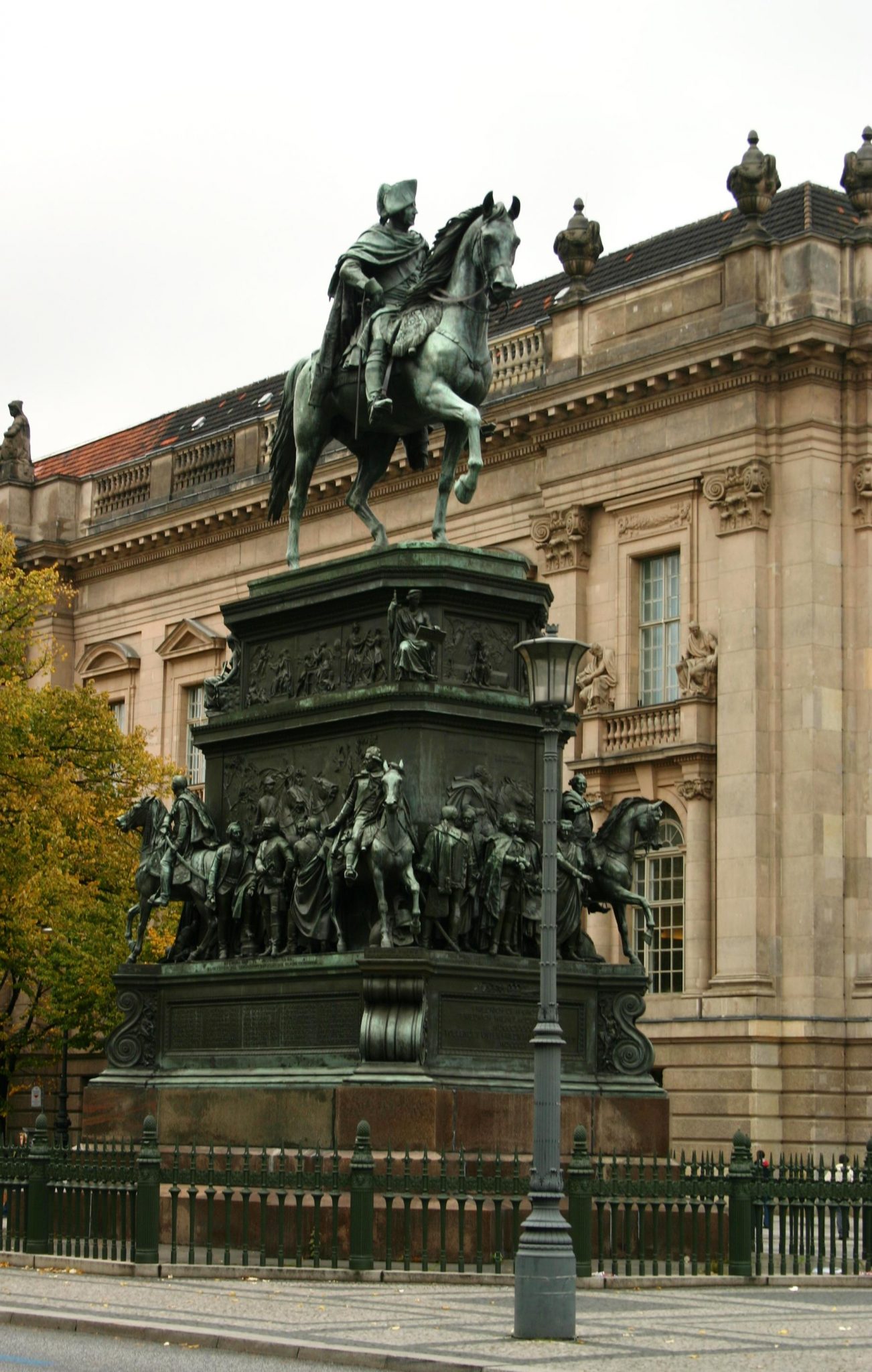 Reiterstandbild Friedrich der Große Bildhauerei in Berlin