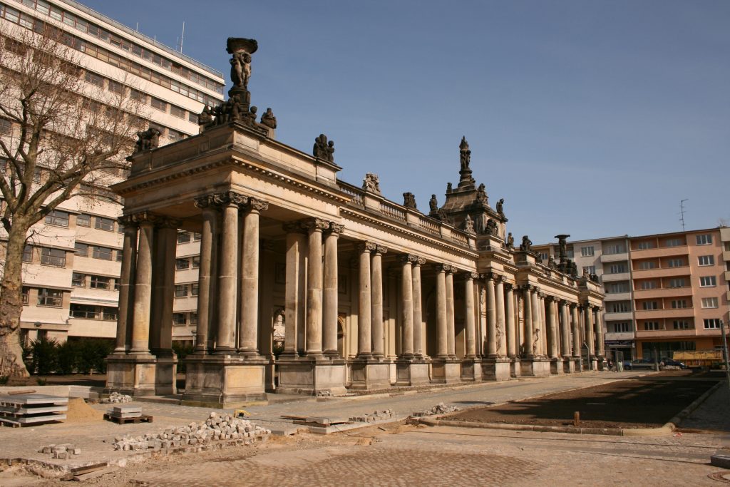 Königskolonnaden Bildhauerei in Berlin