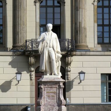 Hermann von Helmholtz-Denkmal