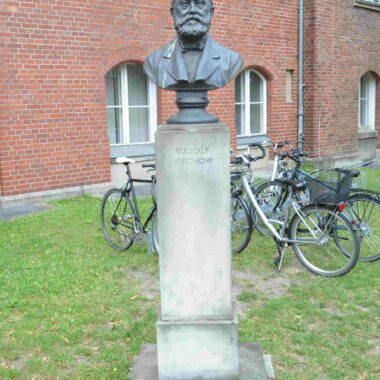 Rudolf Virchow-Denkmal