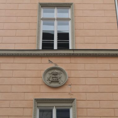 Reliefs mit Werkzeugen