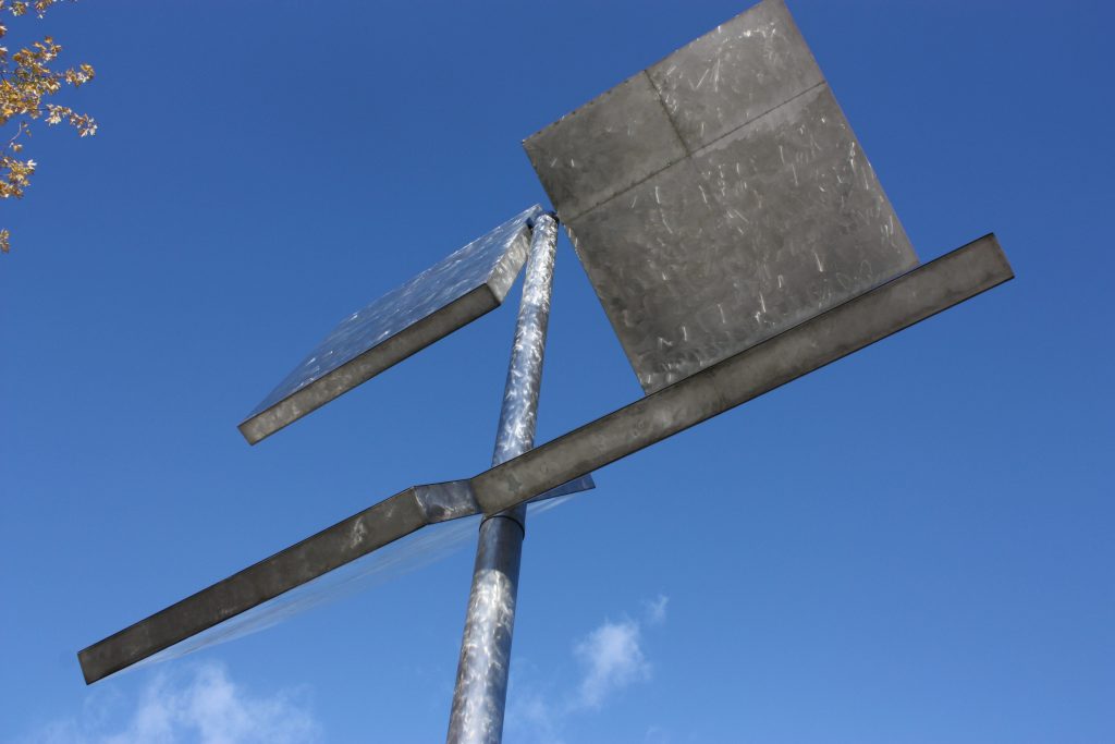 Vier Vierecke im Geviert Bildhauerei in Berlin