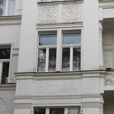 Brüstungsfeldrelief