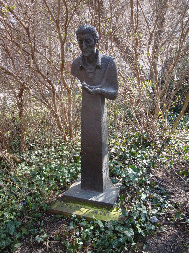 Denkmal für E.T.A. Hoffmann – Bildhauerei in Berlin