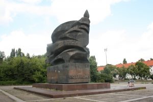 ernst-th-lmann-denkmal-bildhauerei-in-berlin